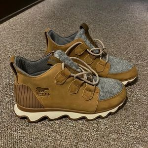 Sorel kinetic caribou snow boots